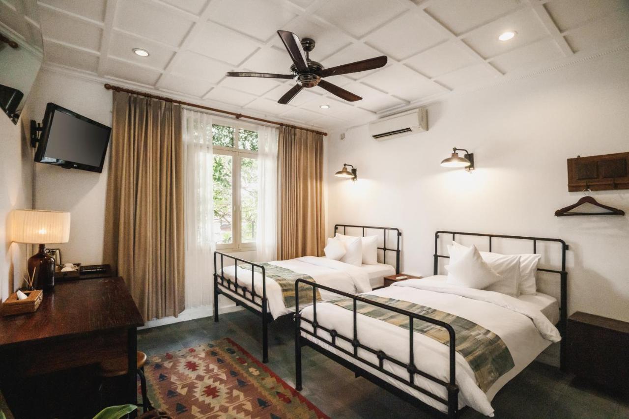 Hotel Brown Feather 3*