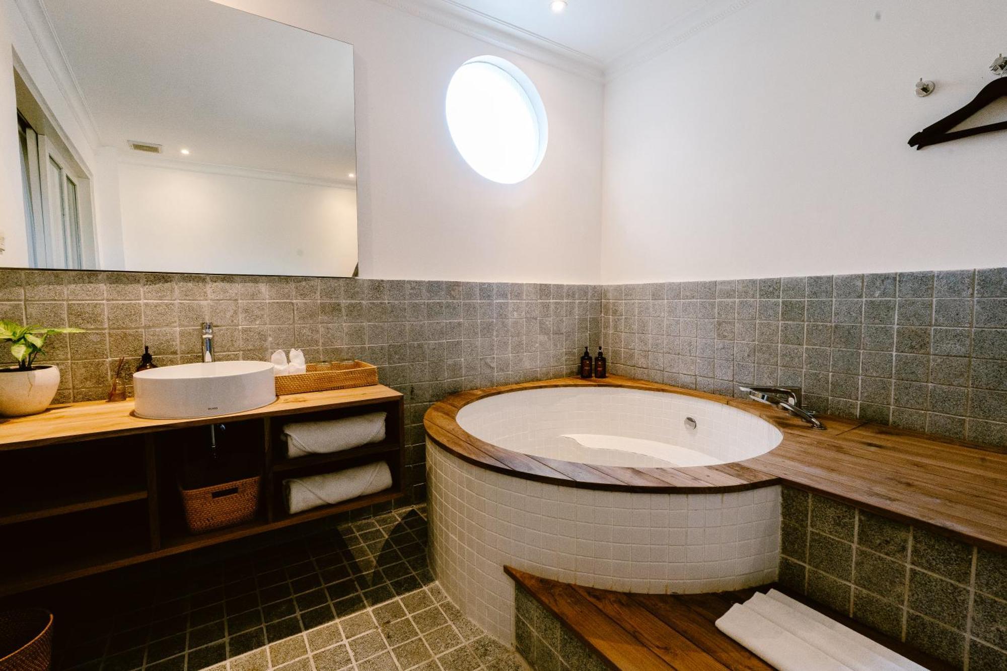 Hotel Brown Feather Seminyak