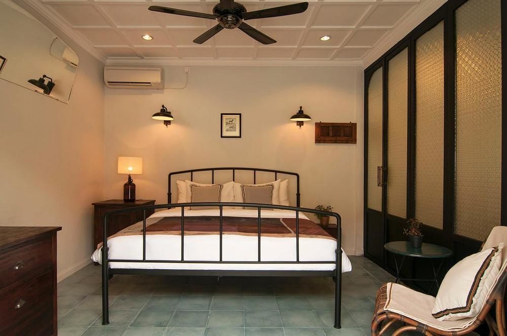 Brown Feather Seminyak