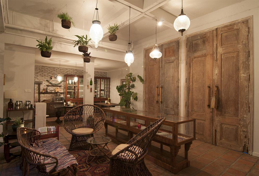 Brown Feather Hotel Seminyak